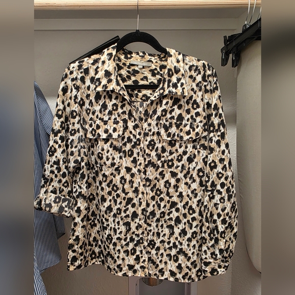 NY Collection Tops - NY Collection- Leopard Print- Button-Up Utility Top- 3/4 Roll Sleeves- Large